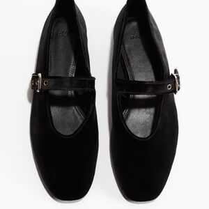 H&M velvet Black Mary Jane Flats, Preowned, see pictures. Sell as is